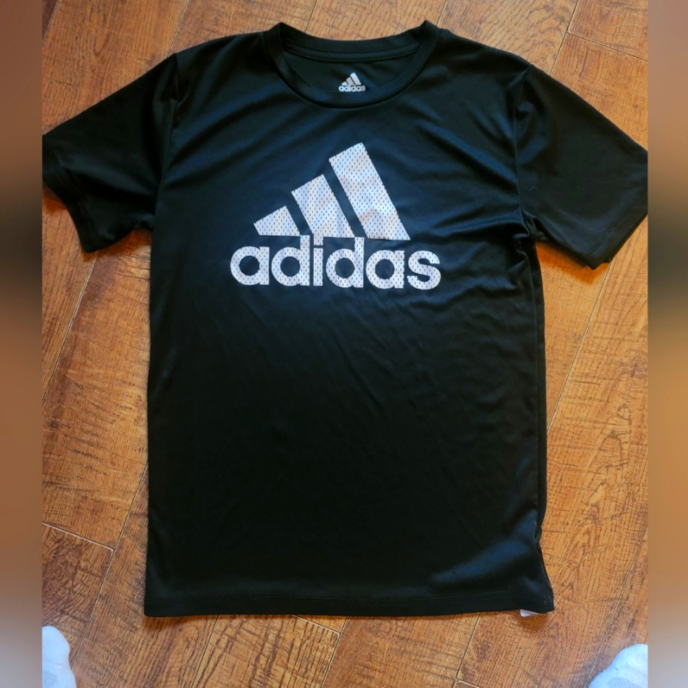 Nwot Adidas shirt